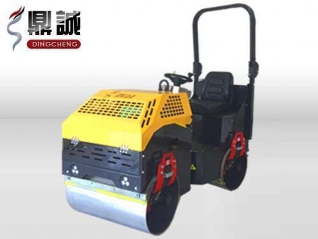 點擊查看詳細信息<br>標題：1噸全液壓振動壓路機 閱讀次數：14381